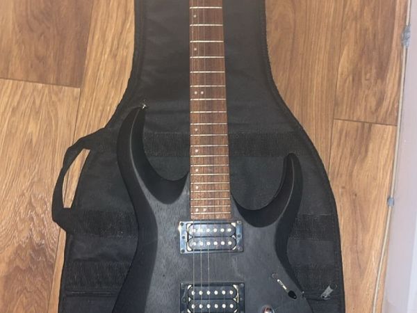 Cort x100 with Marshall Amp and Fender bag €200 - Main image