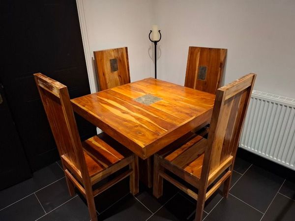 Solid wood table and 4 chairs - Main image