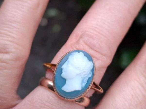 9ct Gold Antique Cameo Ring - Main image