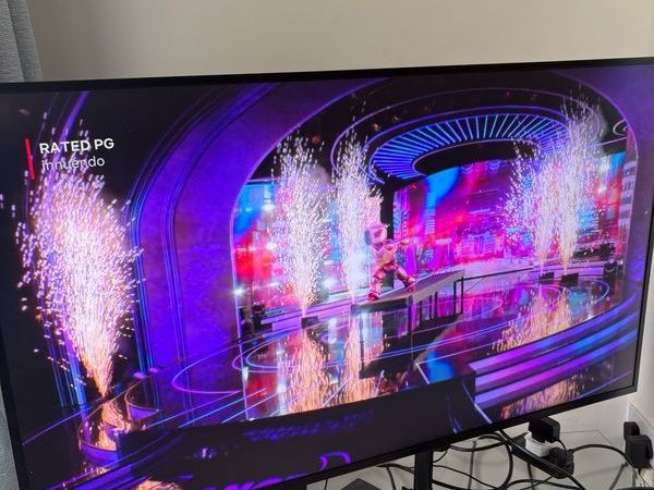 LG 49" 4K Professional Monitor (49UH5F-H) - Mint Condition with Stand & Remote - Main image