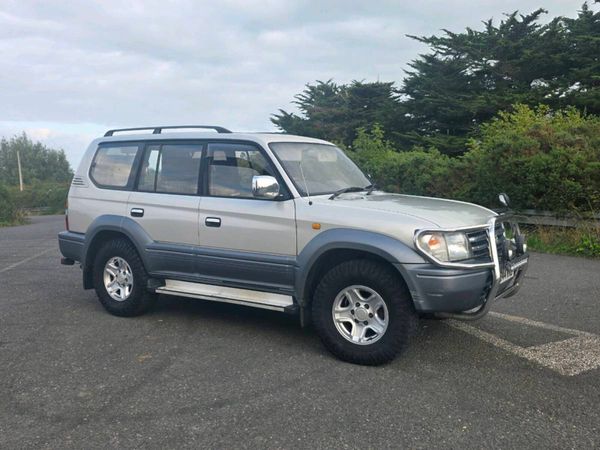TOYOTA LANDCRUISER PRADO - Main image
