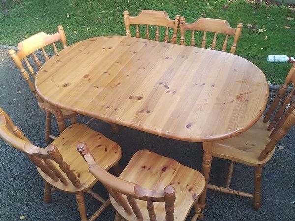 Table and chairs - Main image