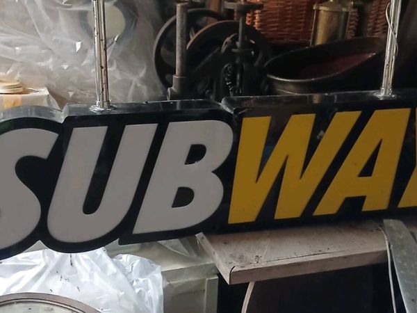 Large subway sign - Main image