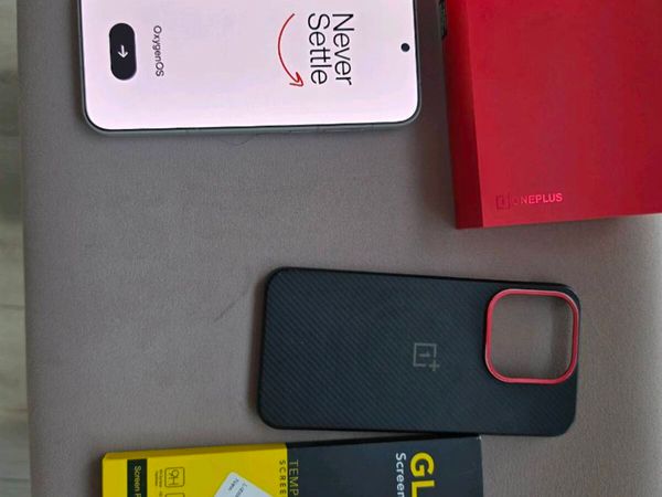 OnePlus 15 - Main image