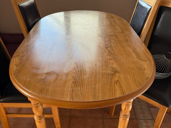 Kitchen table and chairs - Main image