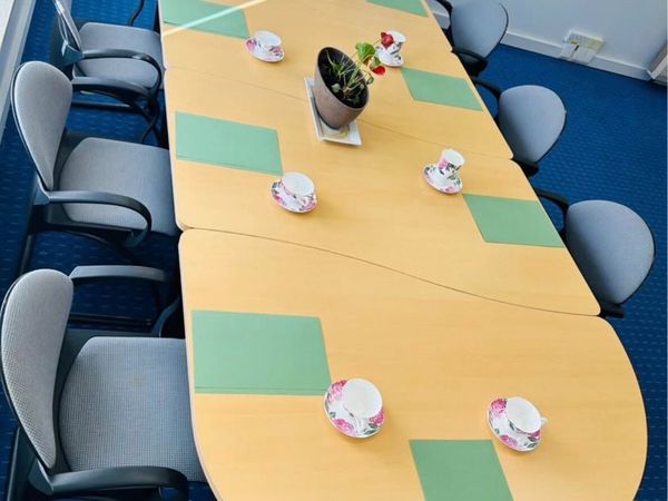 Conference table and 8 chairs - Main image