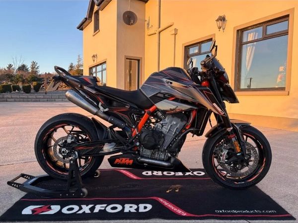 KTM 890 DUKE R - Main image