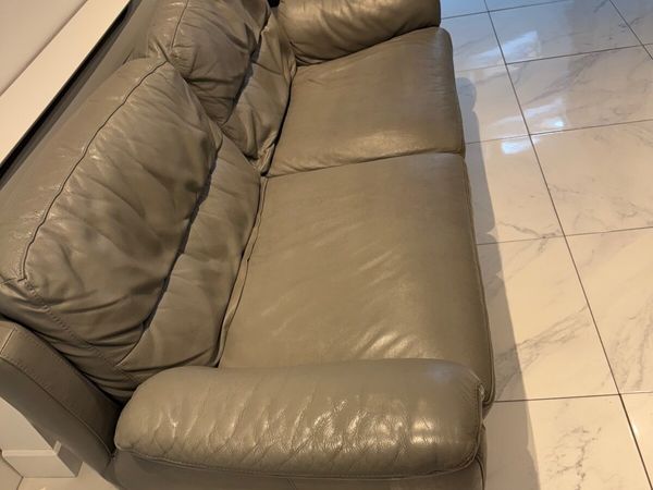 Leather couch - Main image