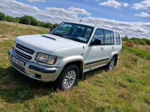 Isuzu trooper 3.0 diesel commercial - Main image