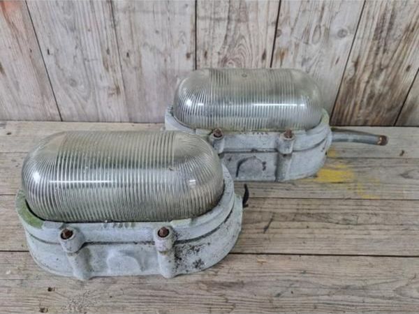 Bulkhead Light Pair KAS1291 - Main image