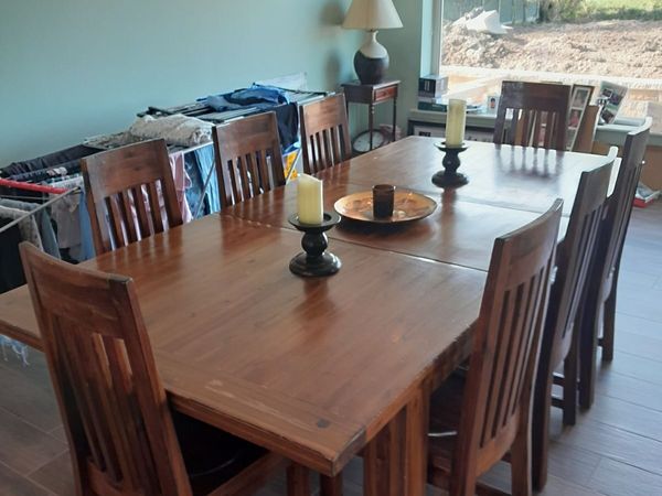 Dining table - Main image