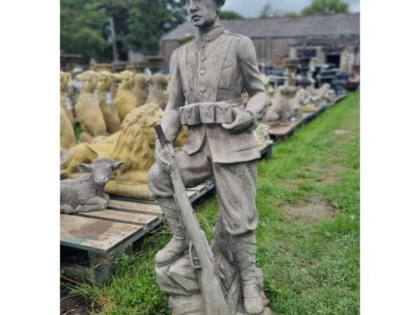 Hunter Statue GL LS064 - Main image