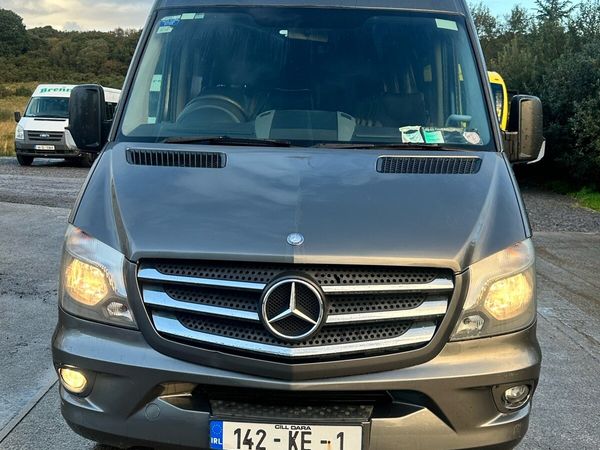 142 Mercedes Sprinter 19+1 - Main image