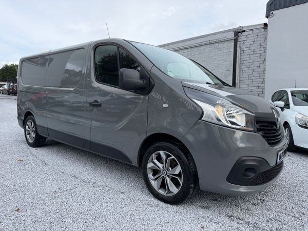 2017 (171) Renault Trafic LL29 DCI 120 Business + - Main image