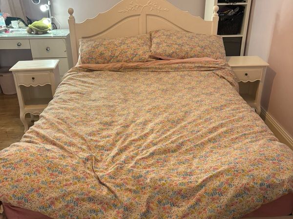 5ft bed with 2 bedside lockers - Main image