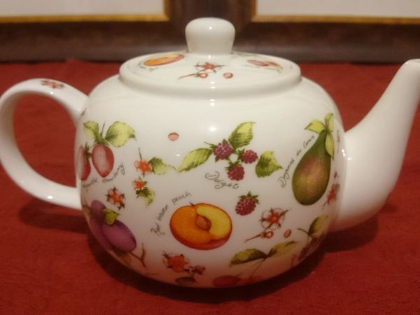 Leonardo Collection England Fine China Teapot - Main image