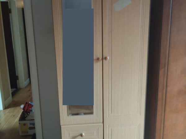 4 Wardrobes chest  of drawers & a single bed - Main image