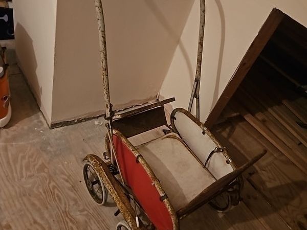 Antique Pram - Main image