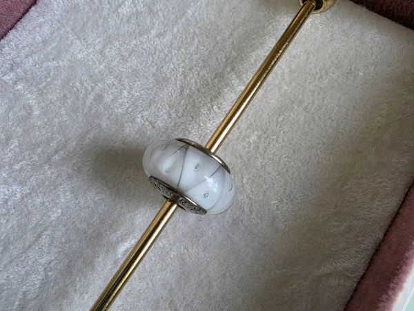 Pandora charm white murano glass excellent conditi - Main image
