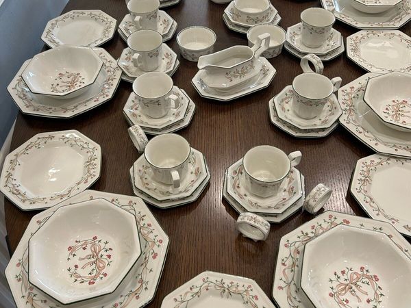 Eternal Beau full dinner service - Main image