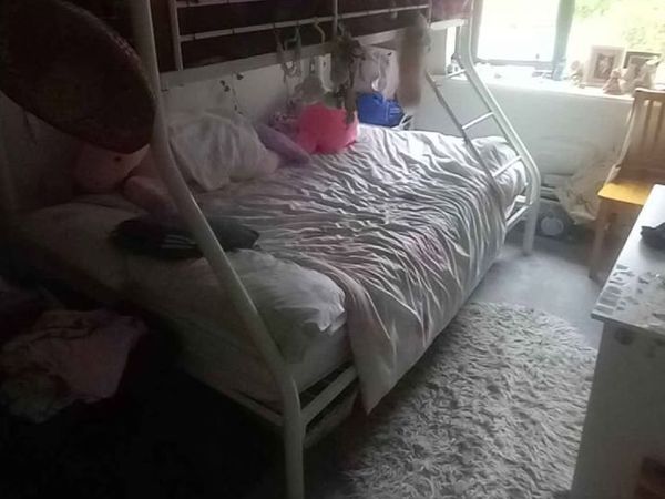 Bunk bed and cot - Main image
