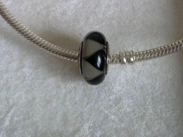 Pandora captivating black glass bead charm - Main image