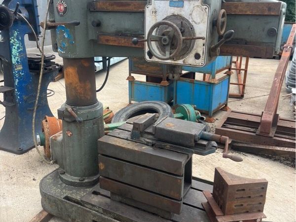 Radial arm drill - Main image