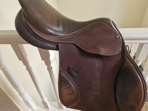 St Lourdes jump saddle - Main image