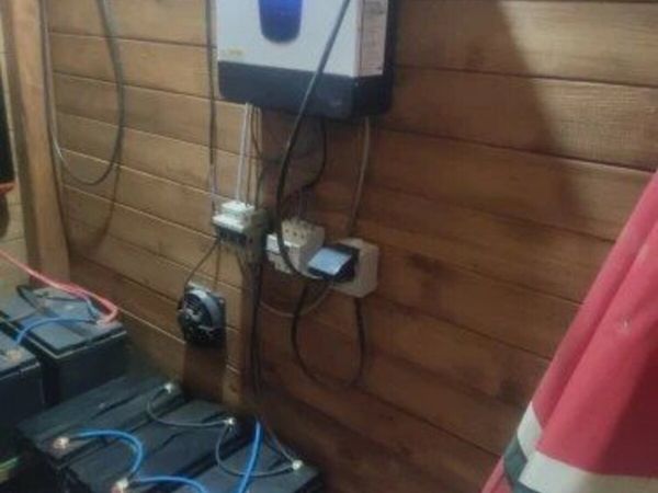 Hybrid Solar Inverter 1.8KW 12V for Home Shed - Main image