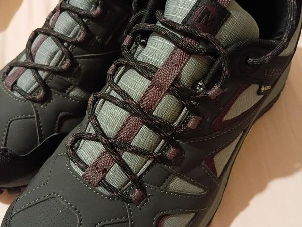 Brand new ladies merrell waterproof shoe - Main image