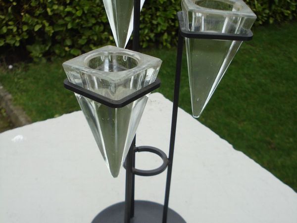 3 BRANCH METAL/GLASS CANDLE HOLDER. - Main image