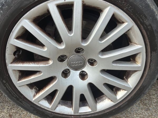 Car alloys  and tyres r17 Audi - Main image