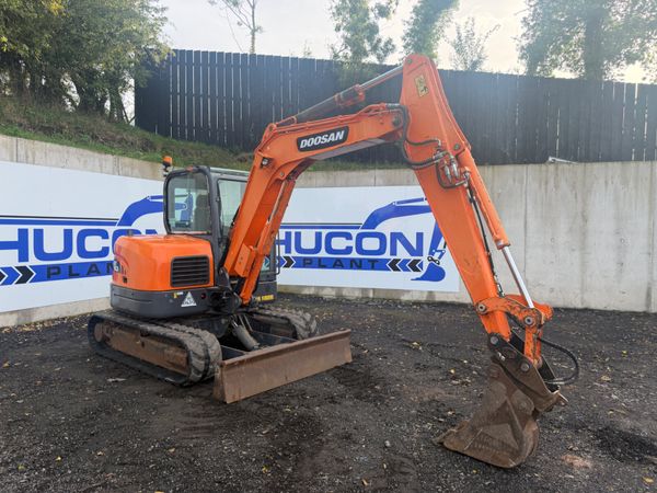 2015 DOOSAN DX63-3 - Main image