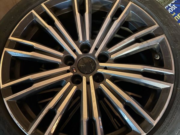 Set of 4 BMW 18" M Sport Alloy Wheels - Main image