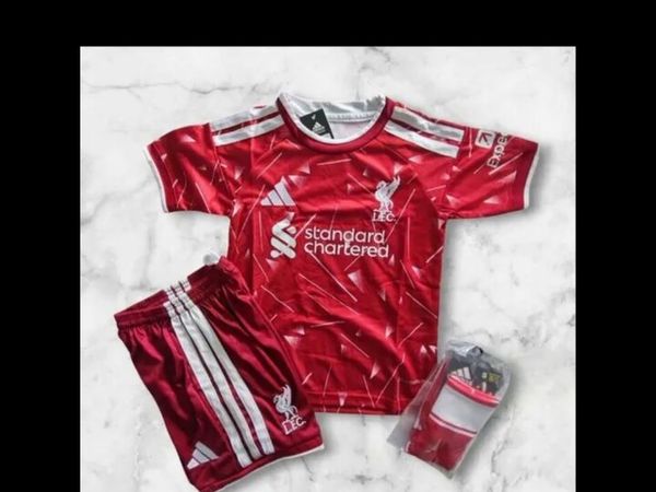 LIVERPOOL 26/27 ,KIDS FULL KIT,4/5,5/6,10/11,12/13 - Main image