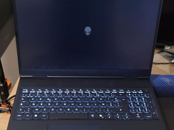 Alienware 16 Aurora | i7-240H | RTX 5060 8GB | 16G - Main image