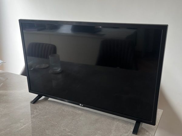 LG 32 inch Full HD Smart TV - Main image