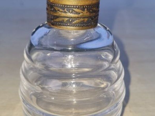 Antique perfume bottle - Main image