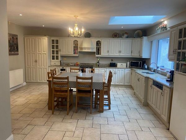 Solid Oak Kitchen - Main image