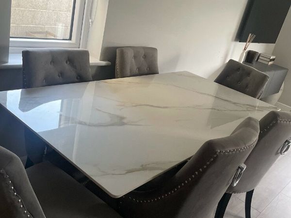 Dining table & chairs - Main image