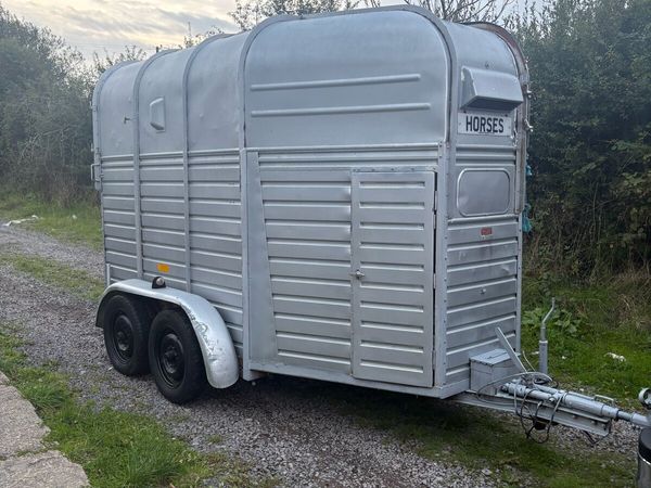 Old style rice horse box - Main image