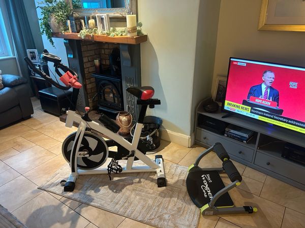 Exercise bike and abs trainer - Main image
