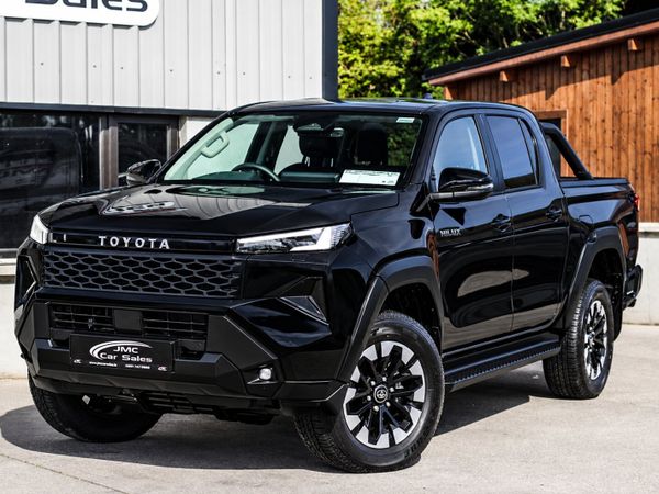2026 TOYOTA HILUX INVINCIBLE - Main image