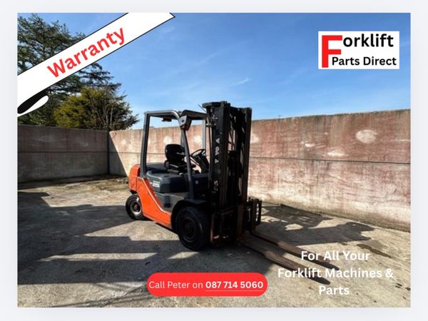 Toyota 2.5 ton diesel forklift - Main image