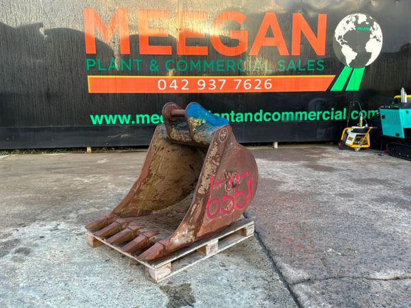 36" JCB digging bucket......65mm pins......635v. - Main image
