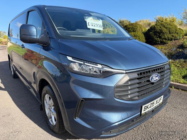 Ford Transit Custom 320 L2 DIESEL FWD - Main image
