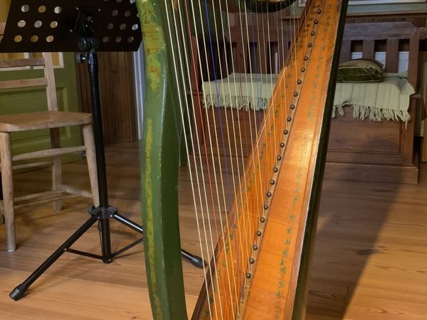 Harp 30 strings, antique. ready to play - Main image