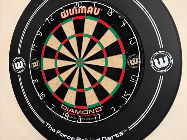 Dart Board and Wall Protector - Winmau - Main image