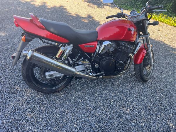 Suzuki Inazuma 750 — Mint 18704 miles - Main image