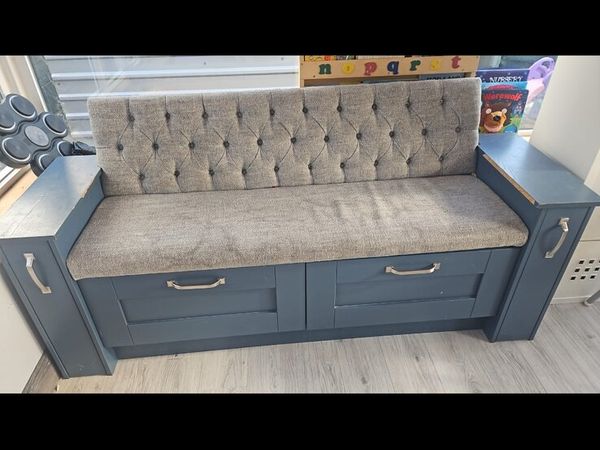 Kichen unit seat and storage - Main image